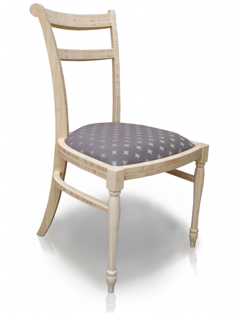 MOBILIER EN BAMBOU | Salles à manger : chaise - Elégance -. 
	

	 

	- NOUVEAU -

	chaise en bambou - Elégance -

	 

	En 2013, du neuf et de l'inédit chez Rotin Degroote :

	Né de notre volonté d'innover et en qualité de fabricant-artisan, nous avons mis au point ce tout nouveau style de mobilier en BAMBOU. Issue de notre propre fabrication, cette chaise est réalisée en bambou 100 % massif, selon notre propre principe de découpe dans la masse. 

	En plus de l'aspect "développement durable" que représente ce matériau qui pousse très vite, cette nouvelle manière innovante de travailler le bambou permet de proposer ce mobilier plus moderne, de plus haute gamme, de construction et de qualité ébénisterie.  

	De notre propre création, cette nouvelle chaise en bambou - Elégance - qui porte très bien son nom, vous est proposée exclusivement chez nous et vue nulle part ailleurs ! Un mobilier UNIQUE et INNOVANT qui trouvera parfaitement sa place dans votre intérieur comme dans votre véranda.

	 

	2 finitions du bambou disponibles : naturel ou caramel.

	Nombreux tissus au choix. 

	A SAVOIR : nous ne disposons pas de catalogue à vous fournir.

	rotin Degroote : FABRICATION ARTISANALE de tout le mobilier en rotin et bambou vendu directement au particulier.. Fabrication artisanale de MOBILIER EN BAMBOU Rotin Degroote.