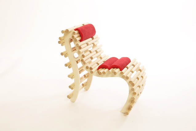 Design ludique |  : - fauteuil  T rouge -