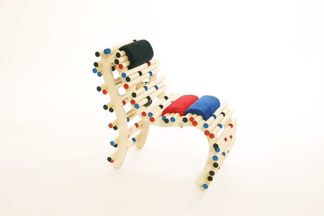 Design ludique |  : - fauteuil  T+B tricolore -